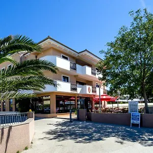 4* Hotel Laguna