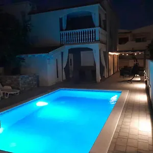 Sidro Apartment